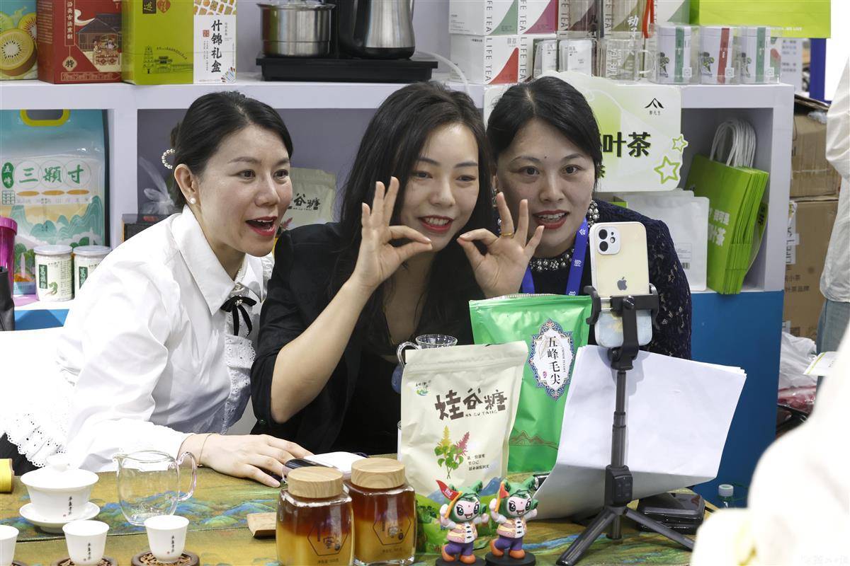 澳门白菜跳槽金活动